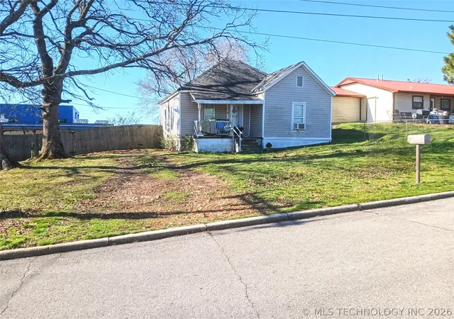 Homes for sale in Tahlequah, OK | 715 W Keetoowah St, Tahlequah, OK 74464 | MLS# 2609140