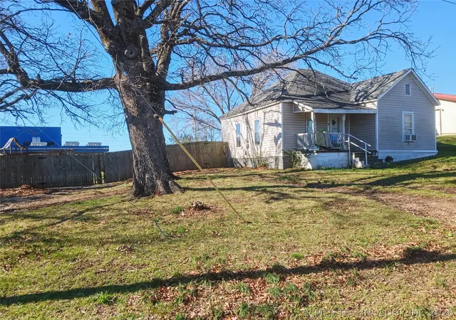 Homes for sale in Tahlequah, OK | 715 W Keetoowah St, Tahlequah, OK 74464 | MLS# 2609140