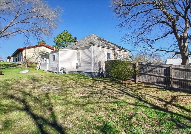 Homes for sale in Tahlequah, OK | 715 W Keetoowah St, Tahlequah, OK 74464 | MLS# 2609140