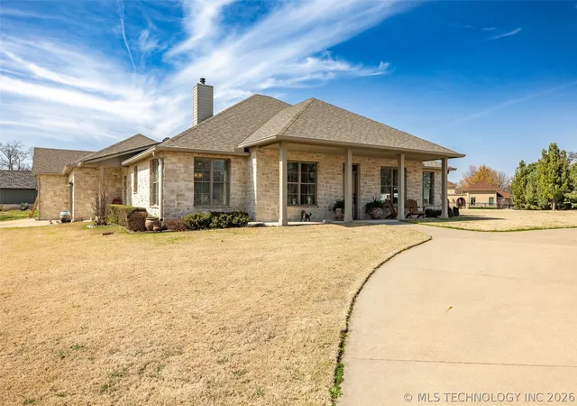 Homes for sale in Afton, OK | 33389 S Coves Dr, Afton, OK 74331 | MLS# 2608743