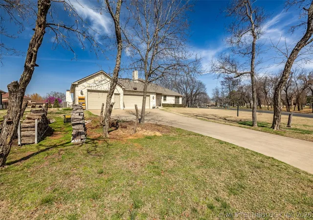 Homes for sale in Afton, OK | 33389 S Coves Dr, Afton, OK 74331 | MLS# 2608743