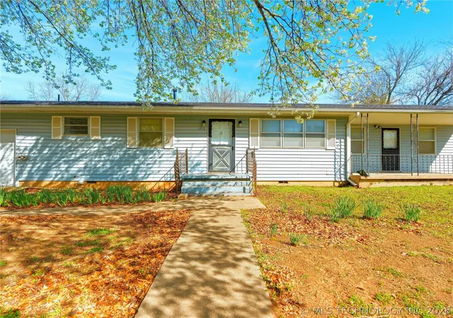 Homes for sale in Ada, OK | 13912 W County Road 1557, Ada, OK 74820 | MLS# 2609131