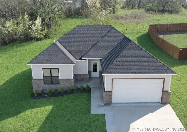 Homes for sale in Tahlequah, OK | 824 E Harlan Dr, Tahlequah, OK 74464 | MLS# 2609260