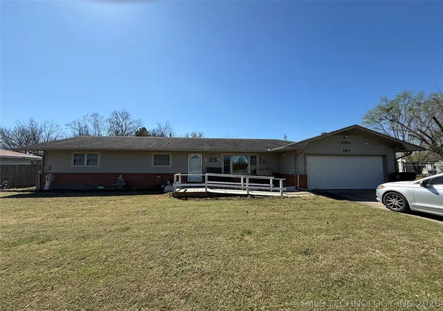 Homes for sale in Muskogee, OK | 107 Cherokee Ln, Muskogee, OK 74403 | MLS# 2609293