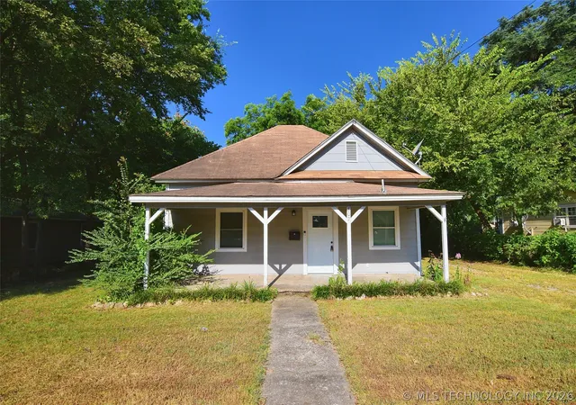 1st image of 802 S College Ave, Tahlequah, OK 74464 | MLS# 2609310