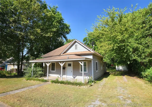 2nd image of 802 S College Ave, Tahlequah, OK 74464 | MLS# 2609310