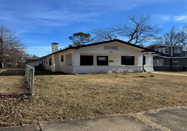 Homes for sale in Muskogee, OK | 306 N 17th St, Muskogee, OK 74401 | MLS# 2609151