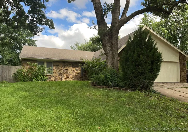 1st image of 2309 W Jackson St, Broken Arrow, OK 74012 | MLS# 2609439