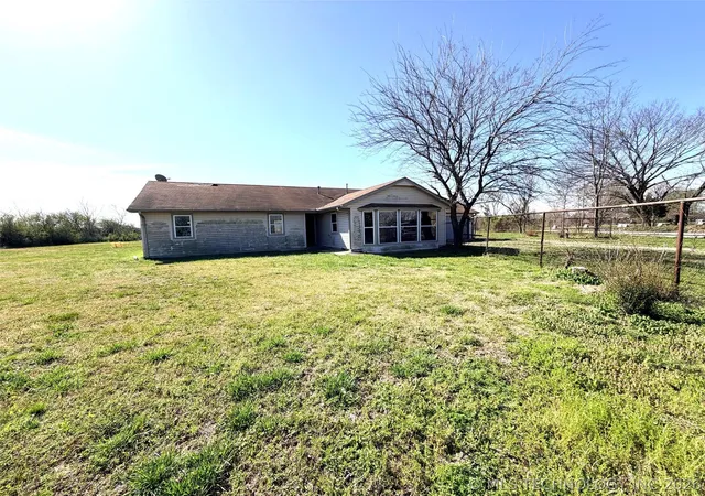 image of 13076 Bramble St, Henryetta, OK 74437 | MLS# 2609448