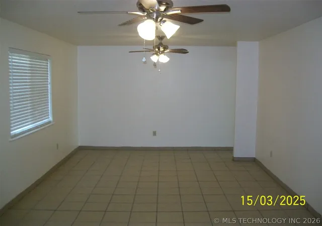 3rd image of 303 Willow St, Lone Grove, OK 73443 | MLS# 2609496
