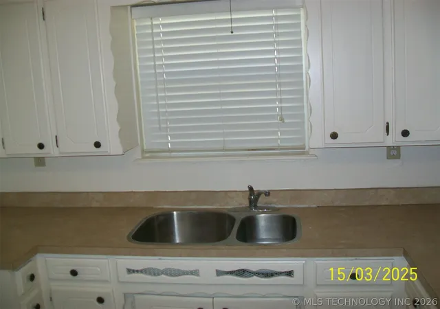 4th image of 303 Willow St, Lone Grove, OK 73443 | MLS# 2609496