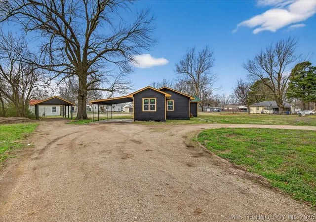 Homes for sale in Nowata, OK | 507 W Russell Ave, Nowata, OK 74048 | MLS# 2609241