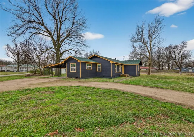 Homes for sale in Nowata, OK | 507 W Russell Ave, Nowata, OK 74048 | MLS# 2609241