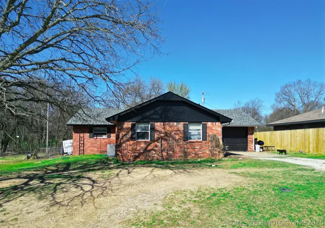 Homes for sale in Ada, OK | 15912 County Road 1592, Ada, OK 74820 | MLS# 2609236