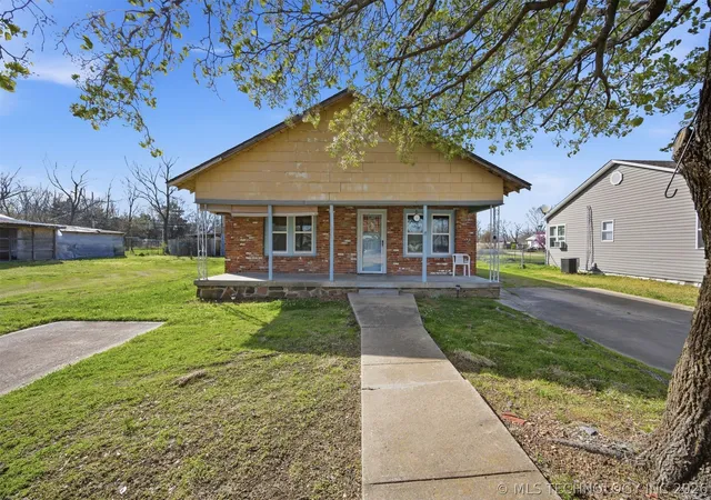 2nd image of 705 S Strong, Mc Alester, OK 74501 | MLS# 2609618