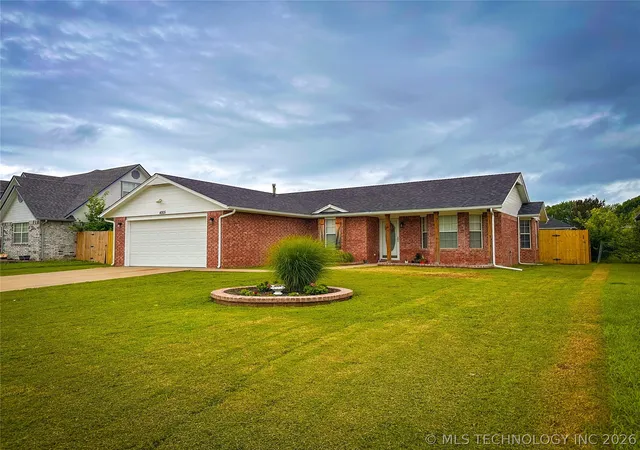 Homes for sale in Muskogee, OK | 4005 Chaucer St, Muskogee, OK 74403 | MLS# 2609617
