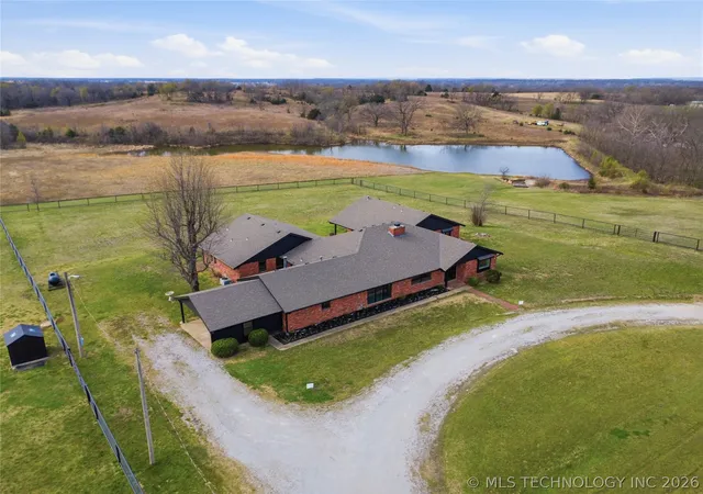 3rd image of 402691 W 2400 Rd, Bartlesville, OK 74006 | MLS# 2609667