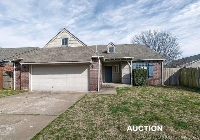 Homes for sale in Broken Arrow, OK | 5005 N 34th St, Broken Arrow, OK 74014 | MLS# 2609686