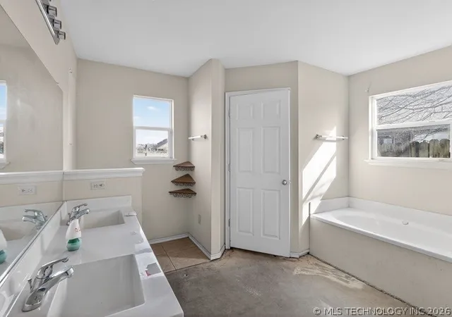 Homes for sale in Broken Arrow, OK | 5005 N 34th St, Broken Arrow, OK 74014 | MLS# 2609686