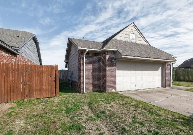 Homes for sale in Broken Arrow, OK | 5005 N 34th St, Broken Arrow, OK 74014 | MLS# 2609686