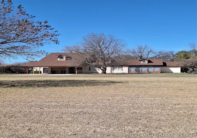 Homes for sale in Duncan, OK | 729 W Plato Rd, Duncan, OK 73533 | MLS# 2609626