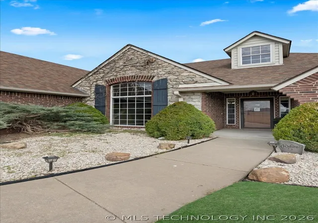 Homes for sale in Oologah, OK | 2931 E Rabbs Dr, Oologah, OK 74053 | MLS# 2608492