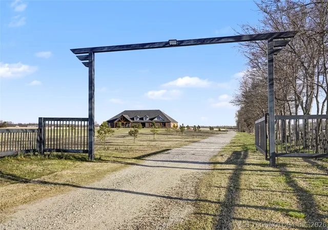 Homes for sale in Mounds, OK | 4011 E 201st St S, Mounds, OK 74047 | MLS# 2608443