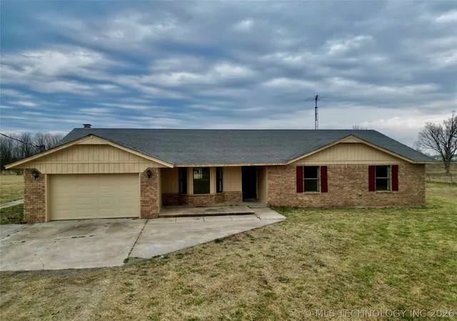 Photo 3 of Sale Pending at 8256 US Hwy 64, Muskogee, OK 74403 | MLS# 2609882 | Listing updated on 2026-08-20