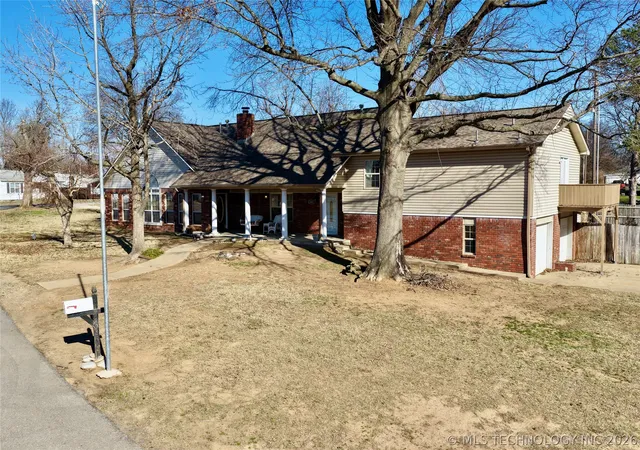 5th image of 1002 W Knisley Ave, Checotah, OK 74426 | MLS# 2609885