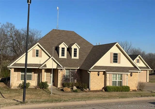 Homes for sale in Cushing, OK | 909 S Country Club Dr, Cushing, OK 74023 | MLS# 2545113