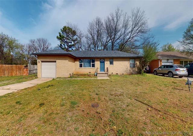 Homes for sale in Ada, OK | 520 N Crownpoint Dr, Ada, OK 74820 | MLS# 2610142