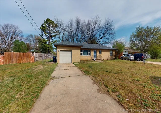 Homes for sale in Ada, OK | 520 N Crownpoint Dr, Ada, OK 74820 | MLS# 2610142
