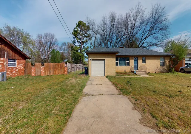 Homes for sale in Ada, OK | 520 N Crownpoint Dr, Ada, OK 74820 | MLS# 2610142
