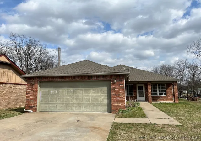 1st image of 208 S Osage St, Beggs, OK 74421 | MLS# 2610215