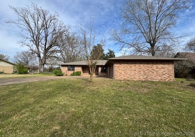 Homes for sale in Sallisaw, OK | 508 S Mcgee, Sallisaw, OK 74955 | MLS# 2610248