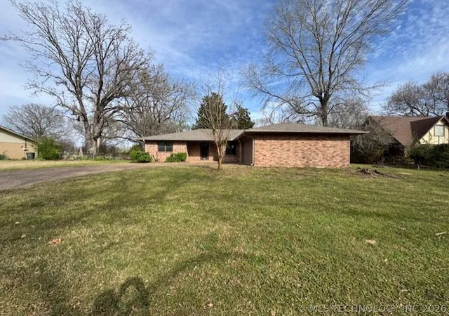 Homes for sale in Sallisaw, OK | 508 S Mcgee, Sallisaw, OK 74955 | MLS# 2610248
