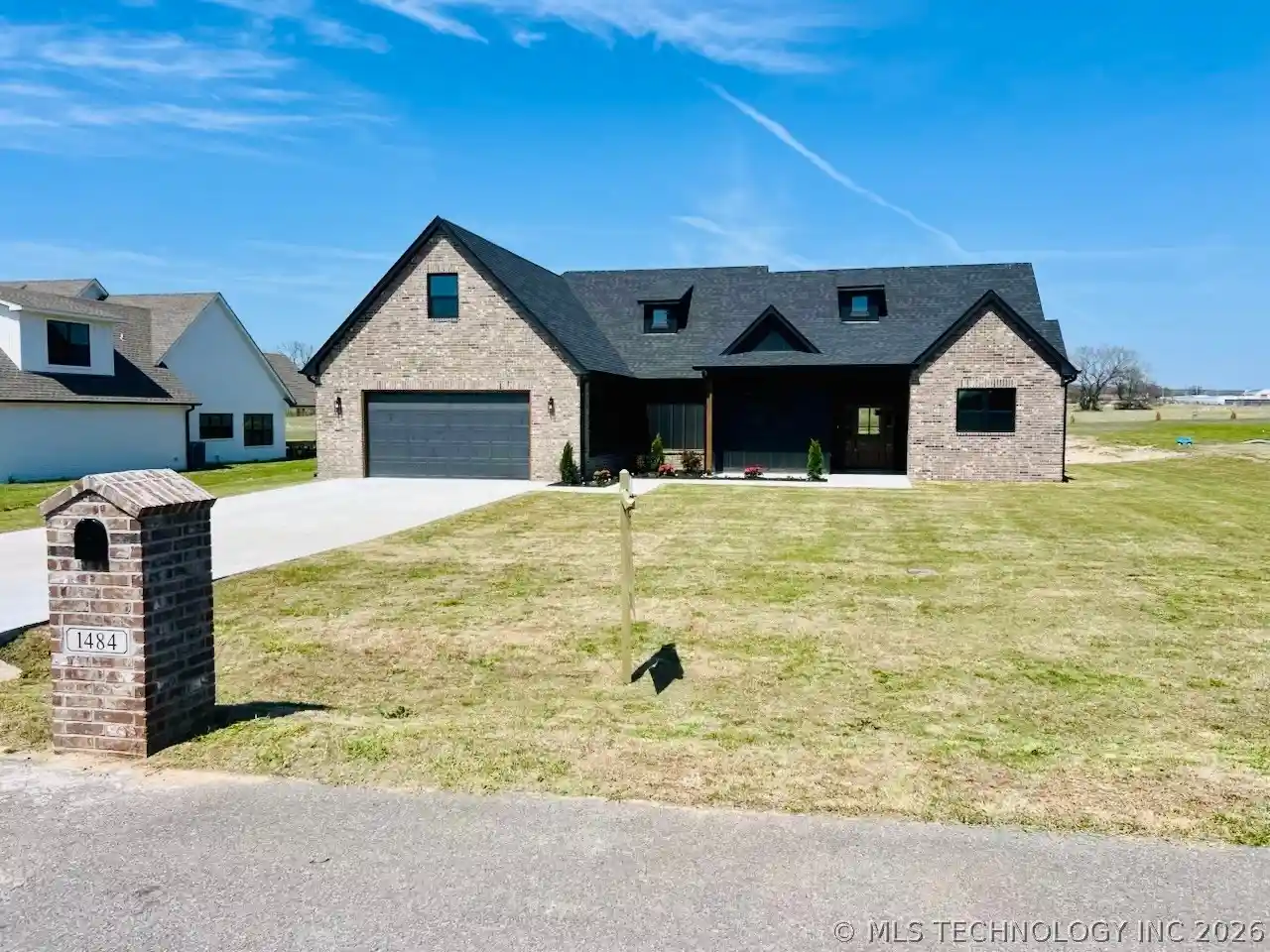 Photo 1 of Sale Pending at 1484 Darlene Ln, Fort Gibson, OK 74434 | MLS# 2609974 | Listing updated on 2026-10-22