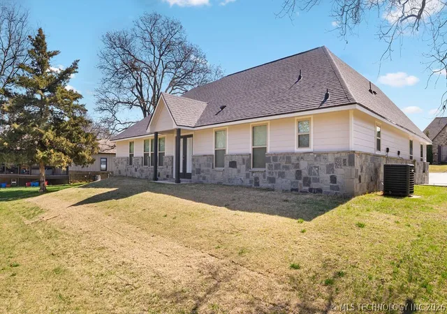 Homes for sale in Afton, OK | 33262 Cardinal Dr, Afton, OK 74331 | MLS# 2610198