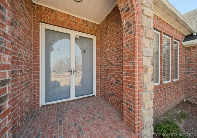 2nd image of 5020 Lake Breeze Rd, Grove, OK 74344 | MLS# 2610419