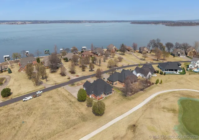 Homes for sale in Grove, OK | 5020 Lake Breeze Rd, Grove, OK 74344 | MLS# 2610419