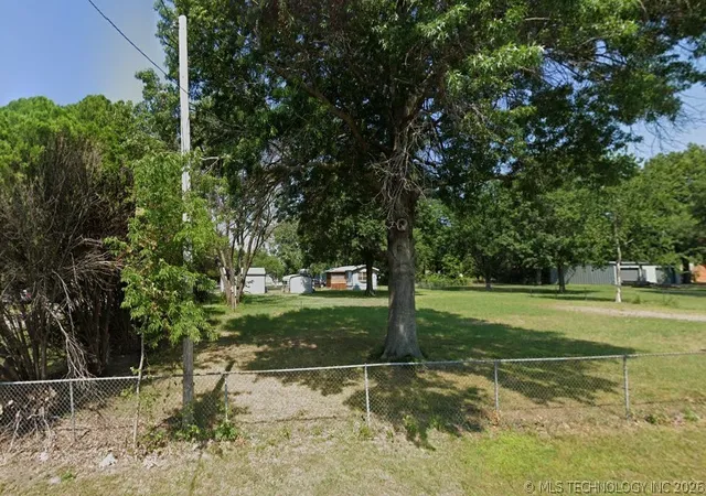 4th image of 215 S 4th St, Chouteau, OK 74337 | MLS# 2610459
