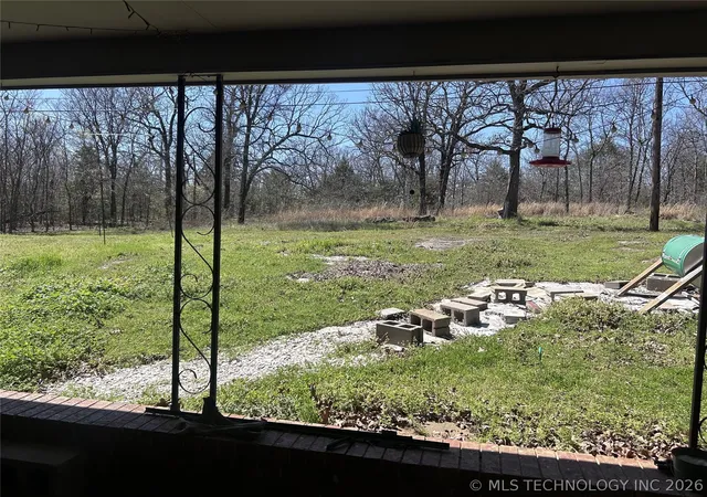 3rd image of 121 Gilbert Dr, Eufaula, OK 74432 | MLS# 2610125