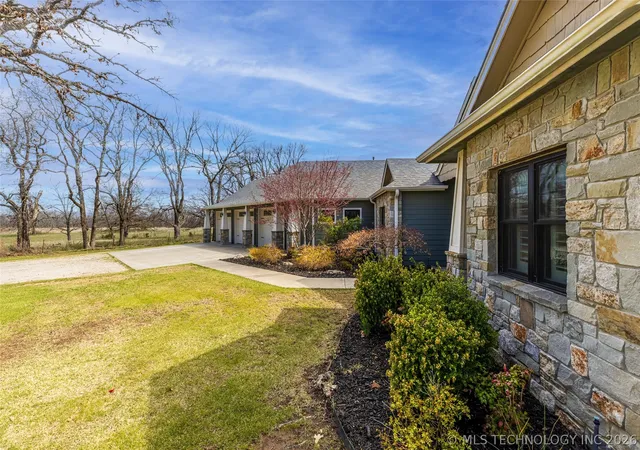 Homes for sale in Claremore, OK | 16755 S 4162 Rd, Claremore, OK 74017 | MLS# 2610538