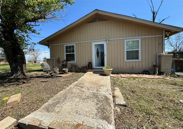 Homes for sale in Wilson, OK | 1076 6th St, Wilson, OK 73463 | MLS# 2610561