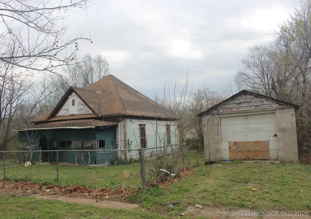 Photo 9 of Sale Pending at 300 Cherry St, Chelsea, OK 74016 | MLS# 2610580 | Listing updated on 2026-09-17