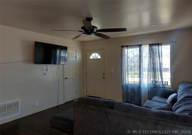 4th image of 1055 N Canton Ave, Tulsa, OK 74115 | MLS# 2610632
