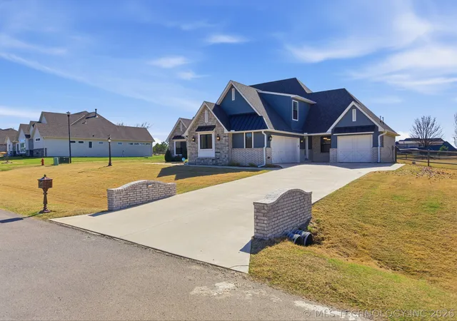 2nd image of 6480 N Blue Sage Dr, Owasso, OK 74055 | MLS# 2610488