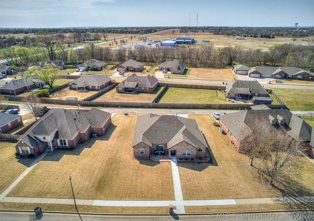 Homes for sale in Bartlesville, OK | 5309 S Barnett Ave, Bartlesville, OK 74006 | MLS# 2610661