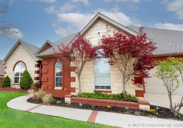 2nd image of 2108 Country Springs St, Mc Alester, OK 74501 | MLS# 2610752