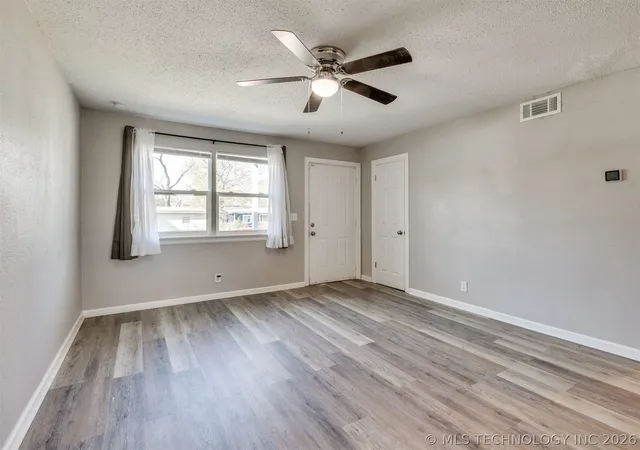 4th image of 250 E 51St Pl, Tulsa, OK 74126 | MLS# 2608859